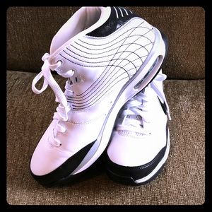 Nike women's basketball shoes